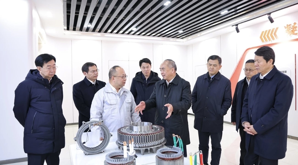 开足马力“赶订单”，，，，，，奋力冲刺“开门红”  | 山东省委书记林武调研william威廉中文官网鹤壁工厂新能源电驱动项目